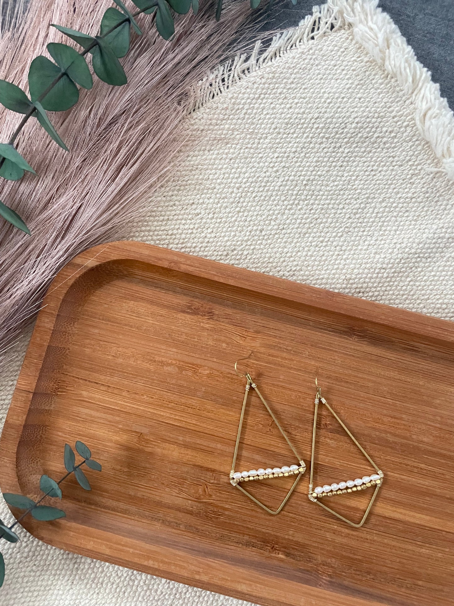 Minimalist Diamonds with Pearl & Gold