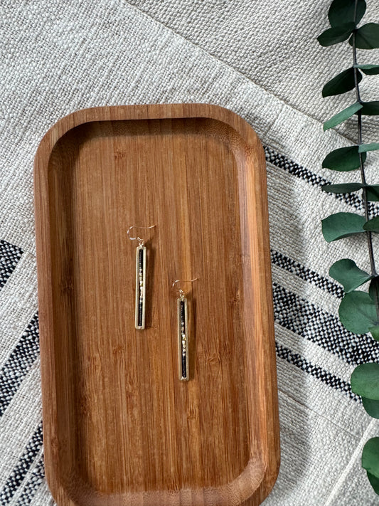 Minimalist Collection : Gold Bar in Black Sands