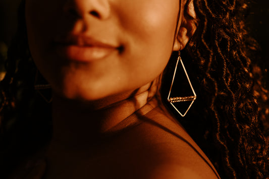 Minimalist Diamonds with Pearl & Gold